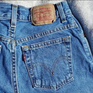 Levi's classic fit jean shorts